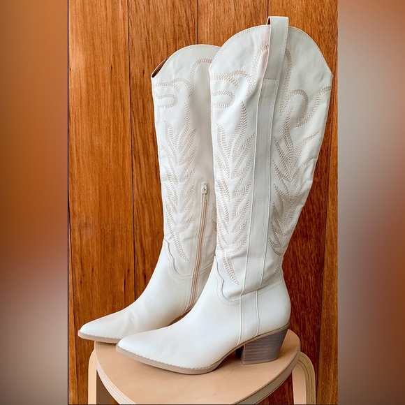 Oasis Society “Samara” Tall Western Boho Cowgirl Boots Embroidered White 7.5 New - Picture 3 of 16